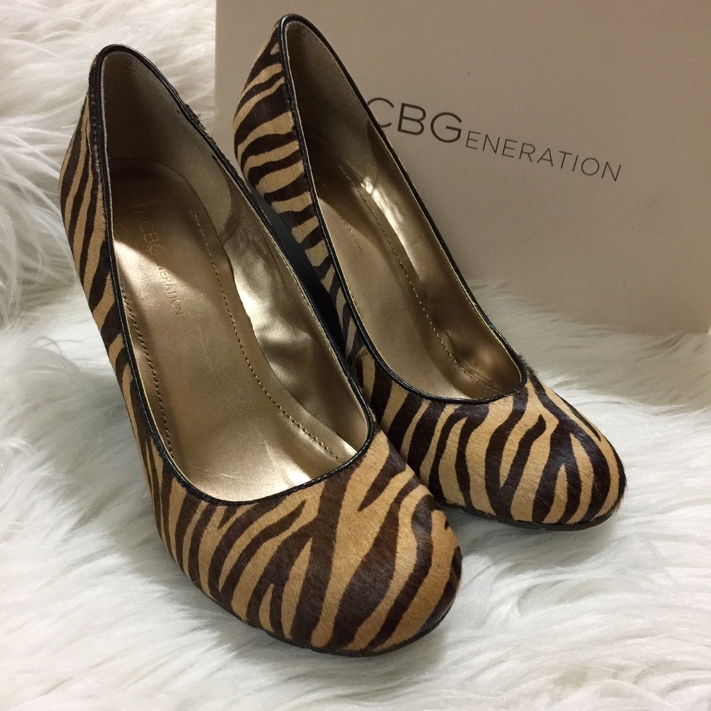 NWIB BCBGeneration Animal Print Wedges 6.5